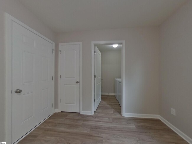 Building Photo - 316 Cedar Ridge