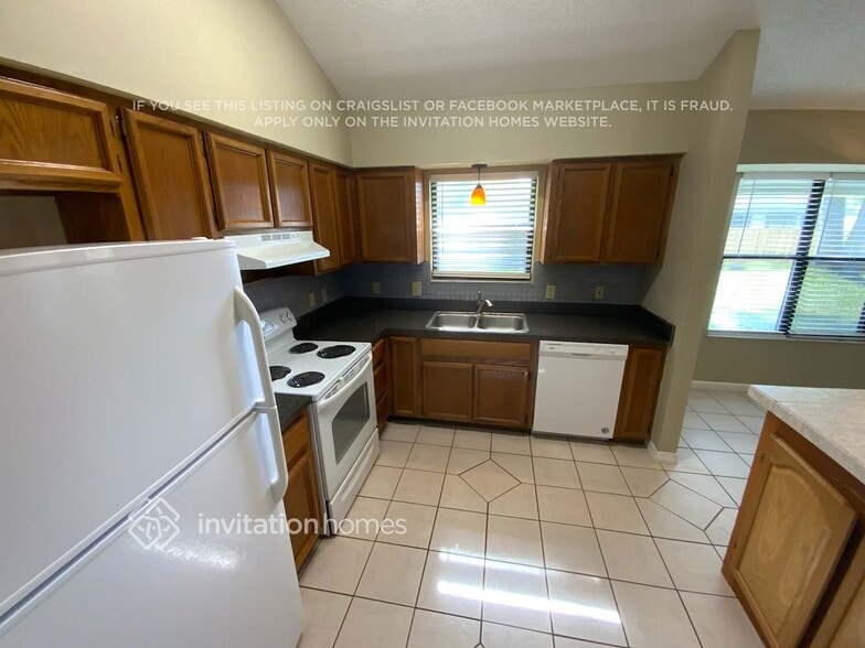 Building Photo - 1810 Farm Way