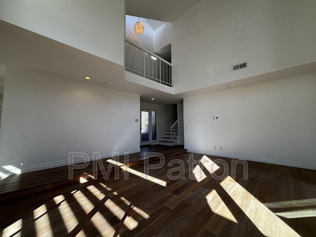 Building Photo - 68 Sea Island Dr