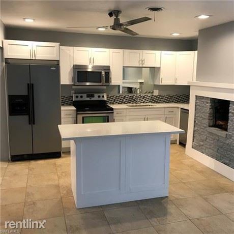 Building Photo - 3 br, 3 bath House - 14693 Martin Dr
