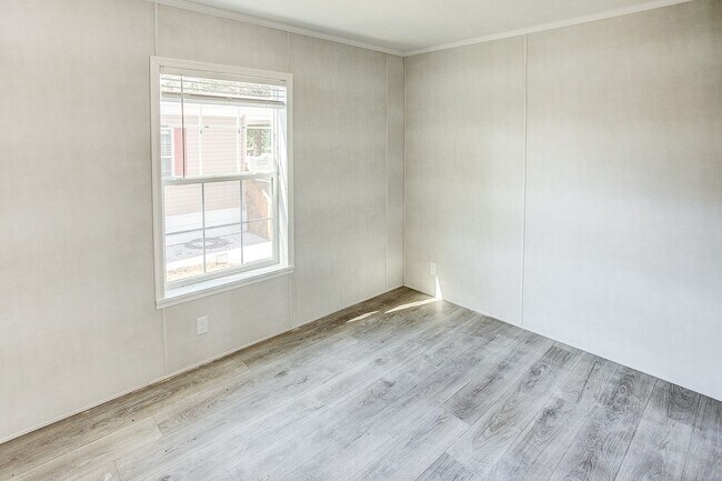 Building Photo - 766 Wall St