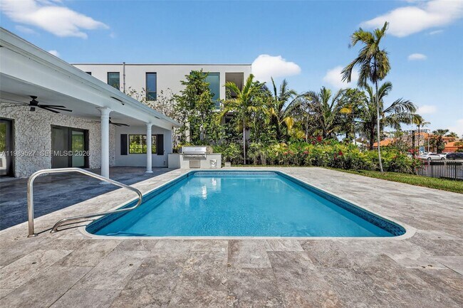 Building Photo - 607 Layne Blvd