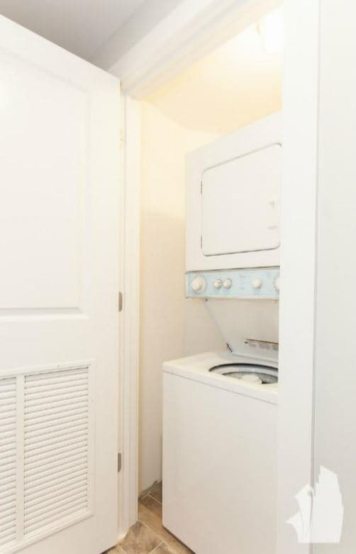 Building Photo - 2922 W Logan Blvd