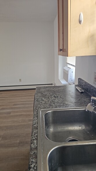 Building Photo - 10 East St