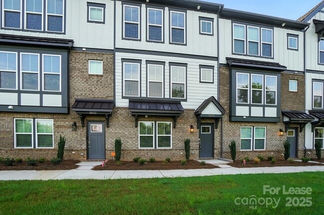 Building Photo - 5033 Westmead Ln