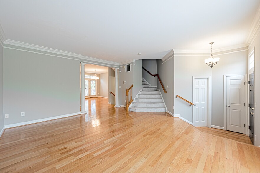 Building Photo - 43148 Katama Sq