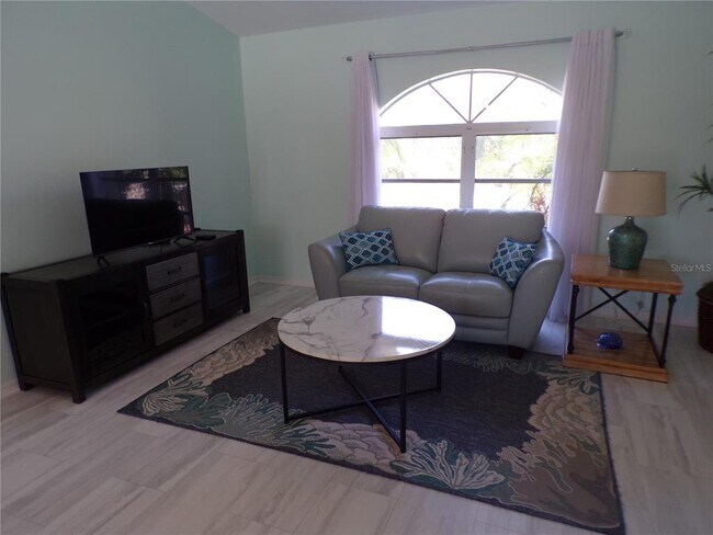 Building Photo - 15624 Hennipen Cir