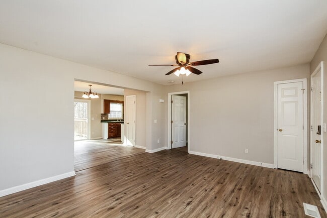 Building Photo - 2606 Foxfire Dr