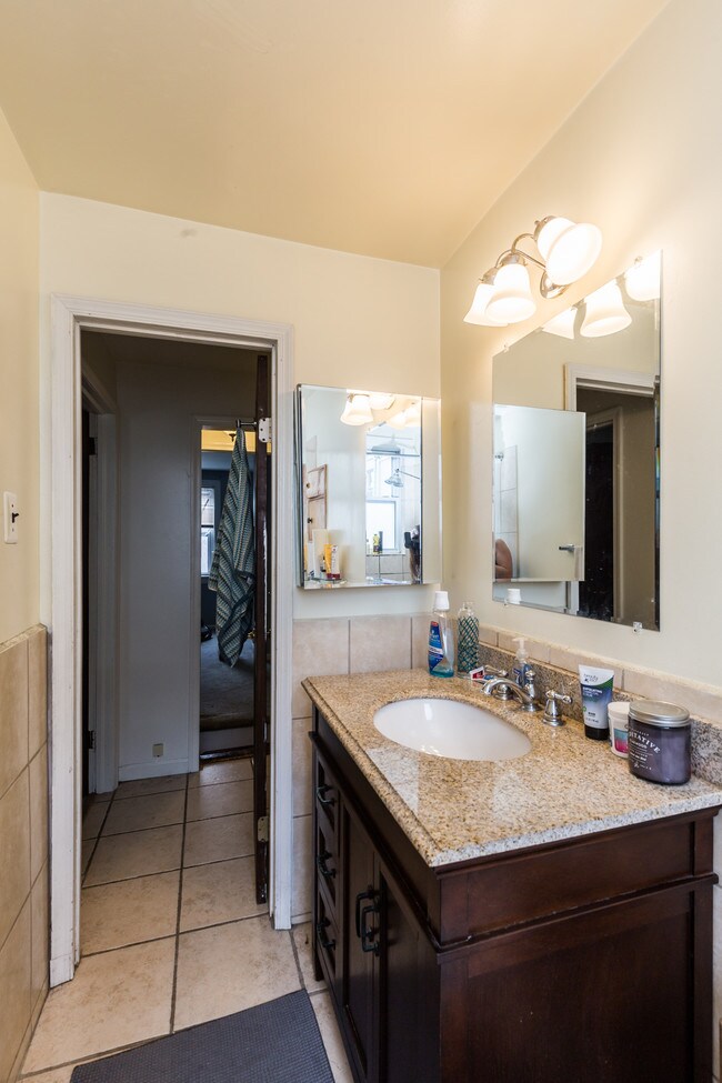 Building Photo - 2541 Coral St