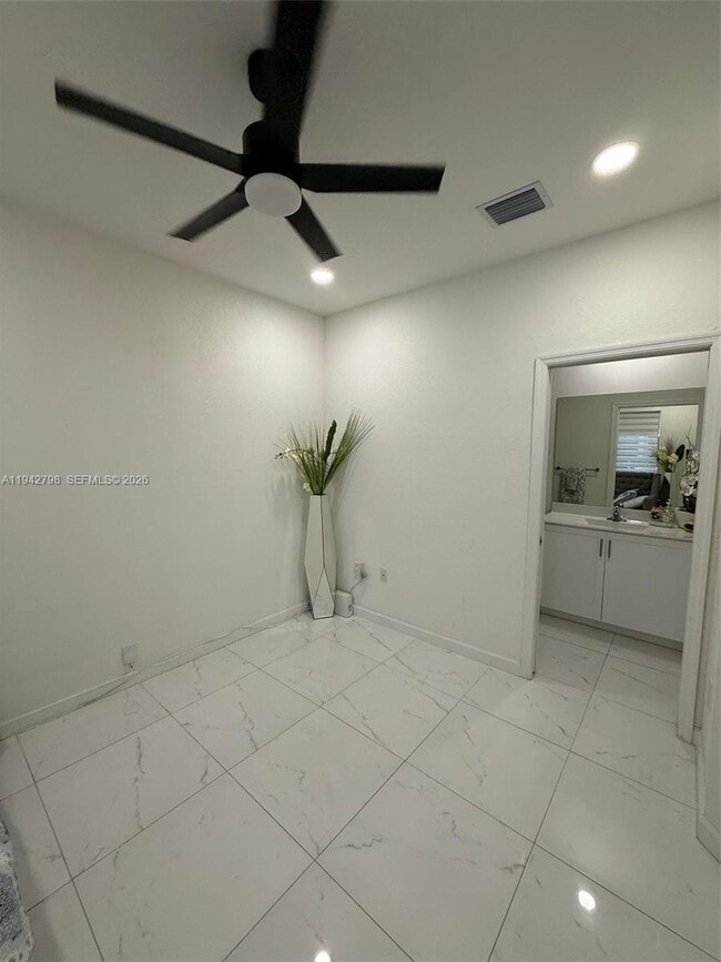 Building Photo - 21432 NE 2nd Path