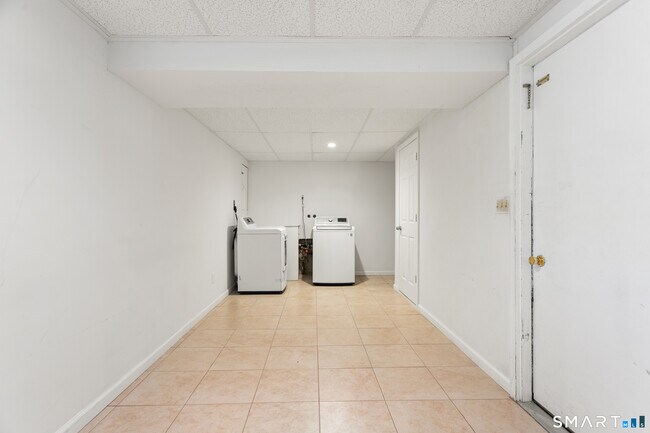 Building Photo - 124 Branca Ct