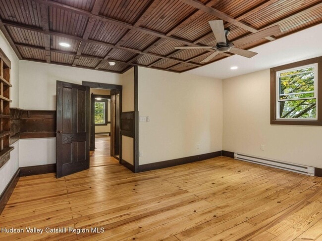 Building Photo - 5 Riverby Ln