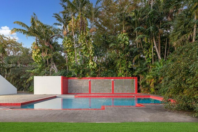 Building Photo - 6070 SW 128th St
