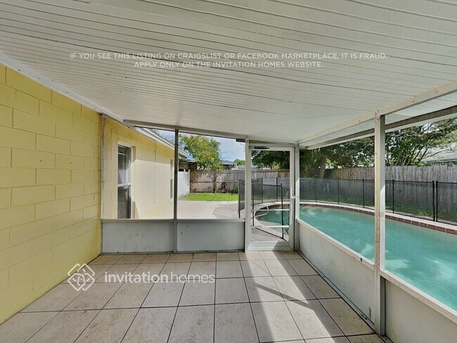 Building Photo - 121 Hidalgo Ave