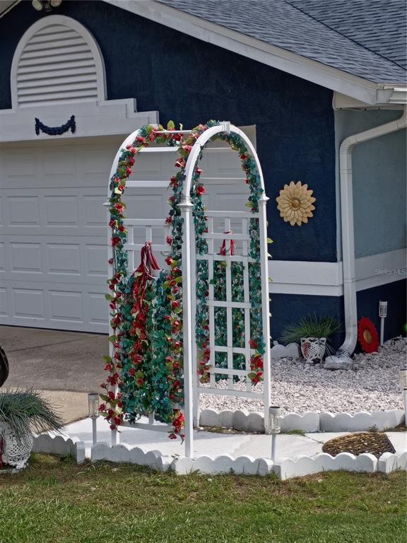 Building Photo - 564 W Central Ave