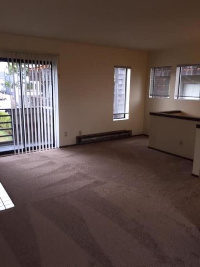 Building Photo - 1 bedroom in Seattle WA 98116