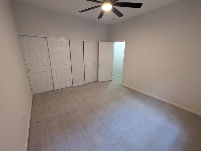 Building Photo - Sunshine on Shaw!