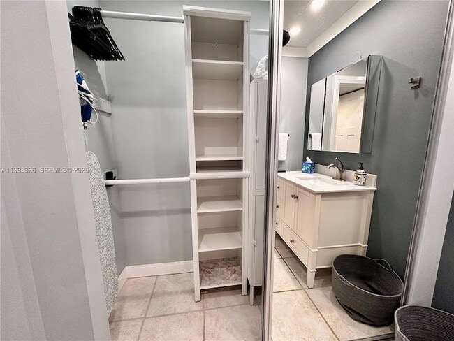 Building Photo - 1480 S Ocean Blvd