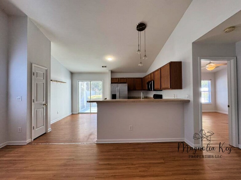 Building Photo - 1117 Stoney Falls Blvd