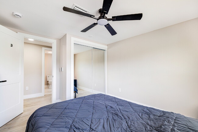 Building Photo - Englewood Padsplit Co-living Affordable Ho...