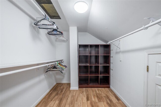 Building Photo - 1250 Walloon Way