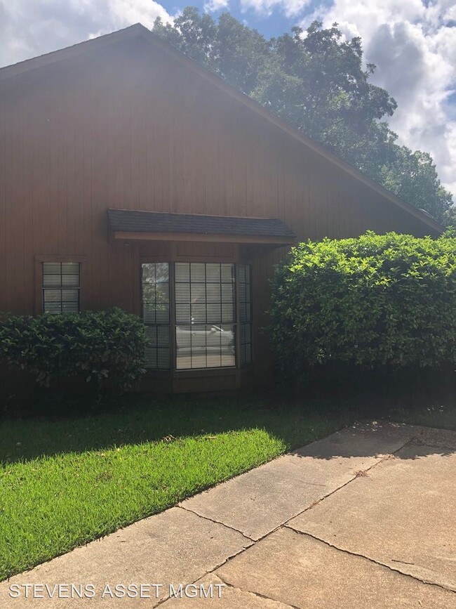 Building Photo - 1 br, 1 bath House - 3253 Eastwood Drive
