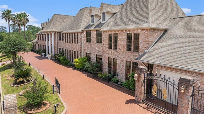 Building Photo - 7415 Naremore Dr
