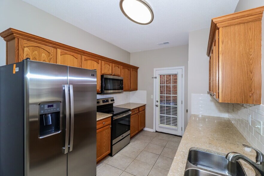 Building Photo - 9146 Cinderhill Cove E