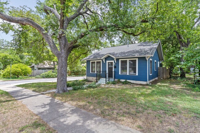 Building Photo - 2102 Brackenridge St