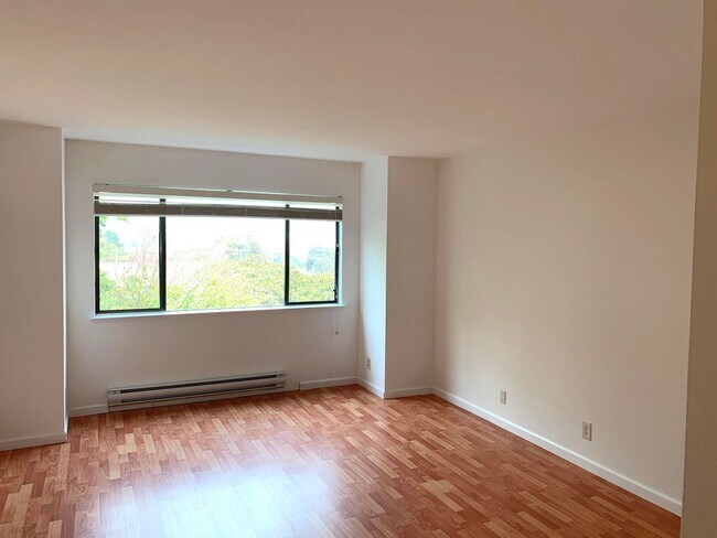 Building Photo - 16 Fairmount St
