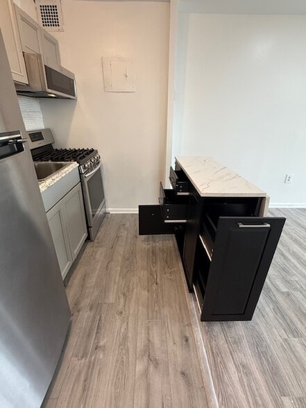 Building Photo - 2500 N Van Dorn St