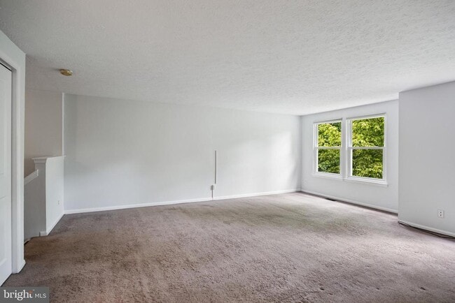Building Photo - 2504 Greenwood Dr