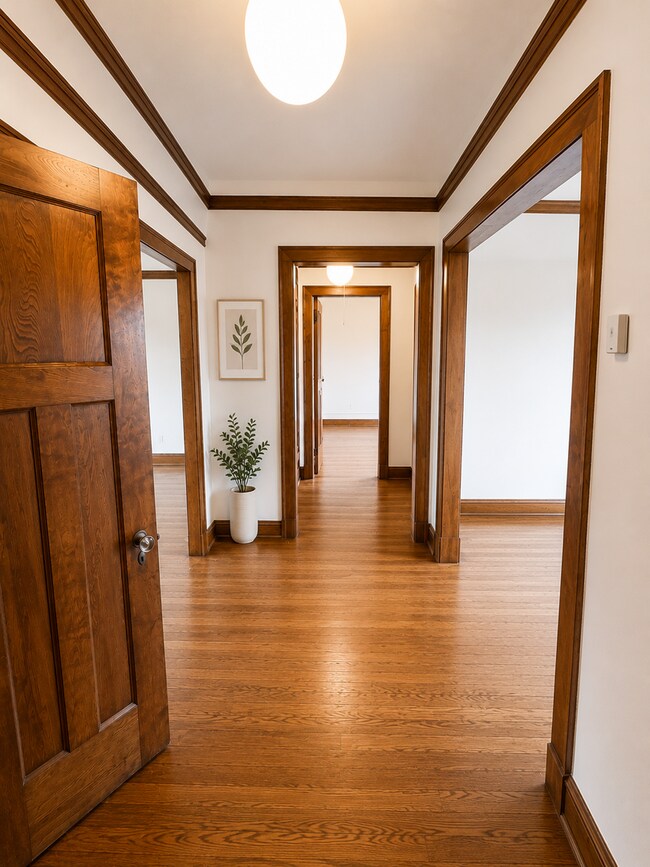 Building Photo - 5447 S E View Park