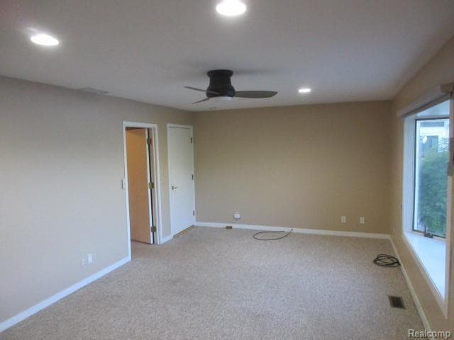 Building Photo - 4870 Lakeview Blvd