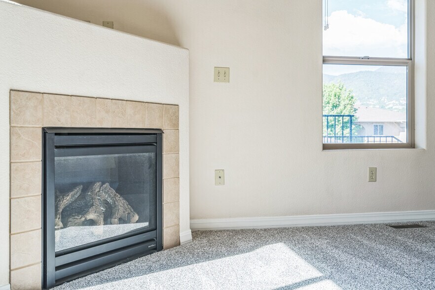 Building Photo - 1530 Little Bear Creek Pt