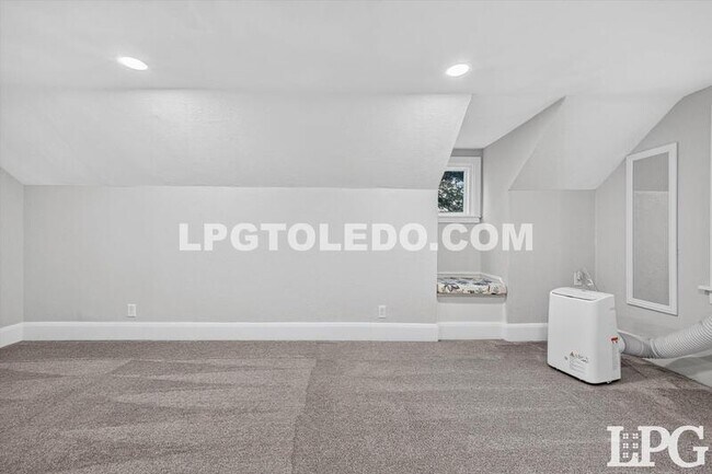 Building Photo - 2428 Bucklew Dr