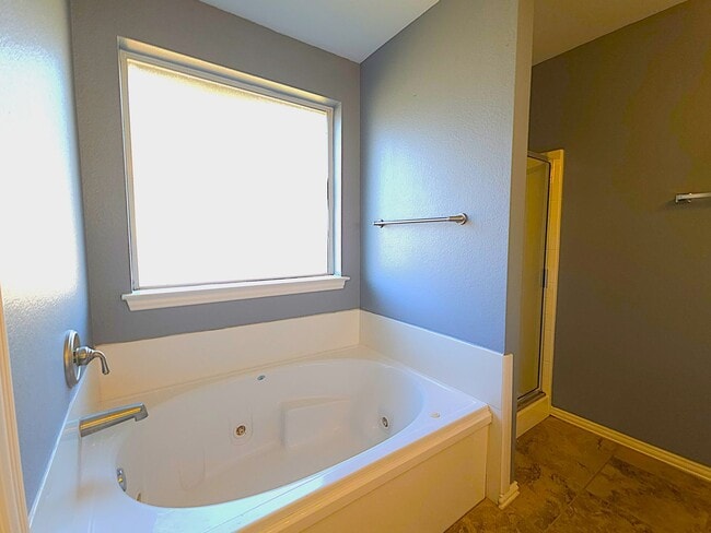 Building Photo - 3323 Mugsy Dr