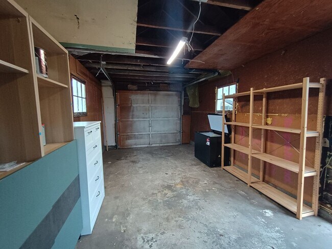Building Photo - 2931 Perry Ave NE