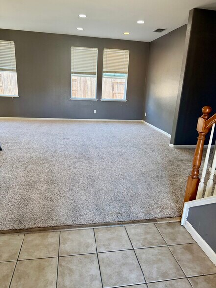 Building Photo - 5321 Matina Dr