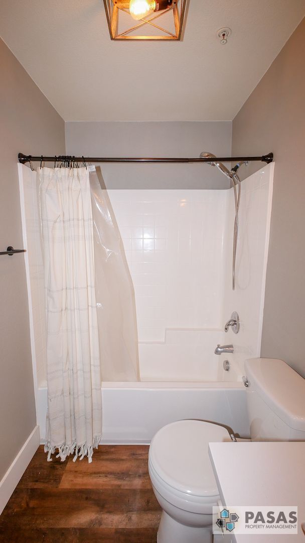 Building Photo - Modern Corner-Unit Condo with tandem 2-Car Garage in Central San Diego