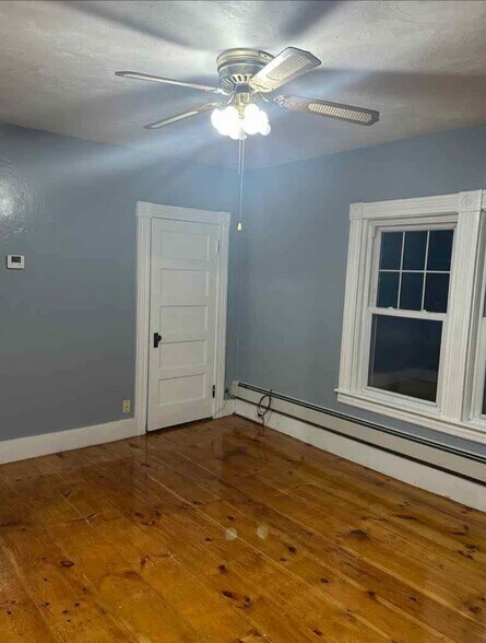 Building Photo - 474 Rollstone St