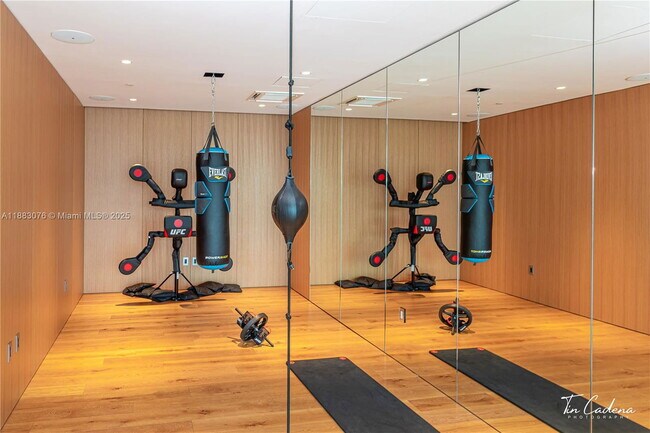 Building Photo - 300 Biscayne Blvd Way