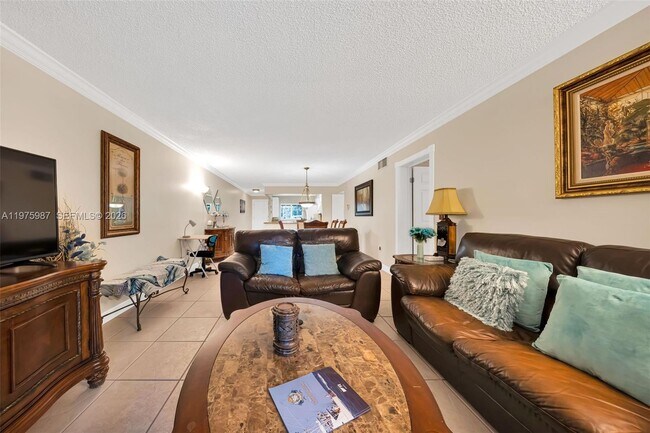 Building Photo - 4040 Crystal Lake Dr