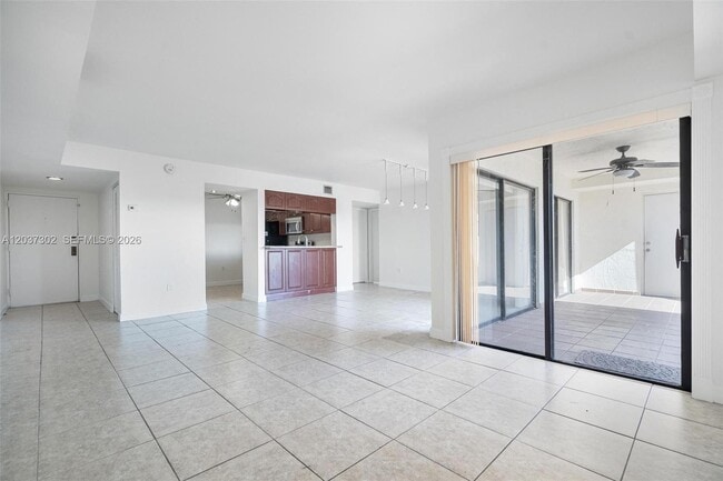 Building Photo - 9040 SW 125th Ave