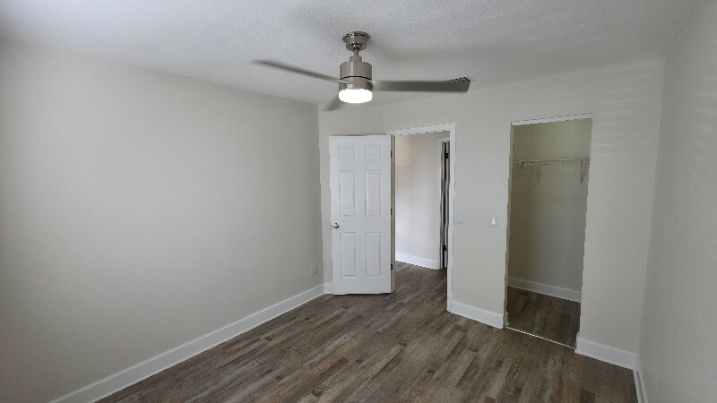 Building Photo - 161 Breezeway Ct