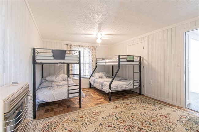 Building Photo - 250 Nottingham Wy