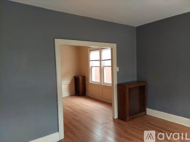 Building Photo - 2117 W 11th St