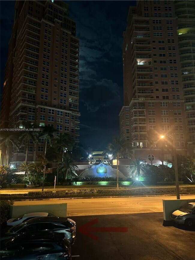 Building Photo - 2121 N Ocean Blvd