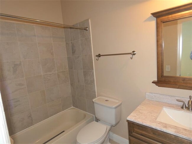 Building Photo - 1455 Holly Heights Dr