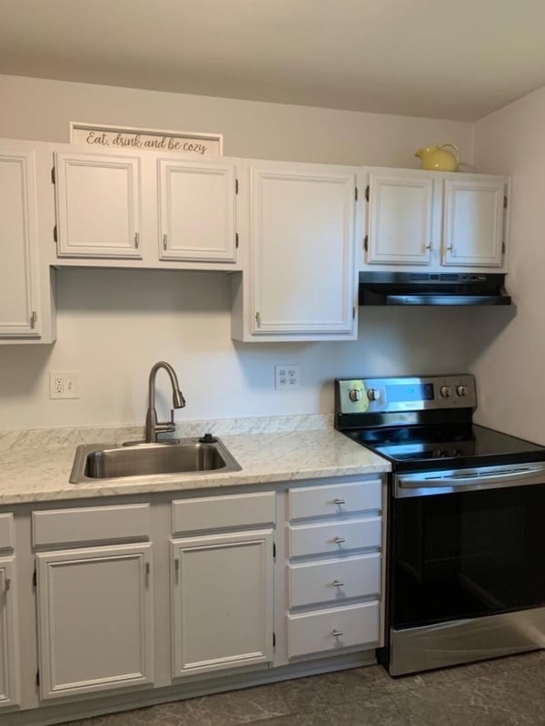 Building Photo - 49 Flanders Ln